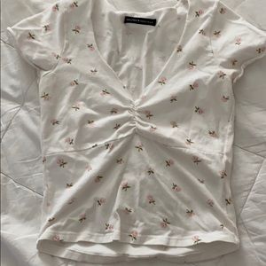 Brandy Melville floral t-shirt